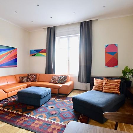 Luxury Apartment By Hi5 - Kiraly Street Suite 부다페스트 외부 사진