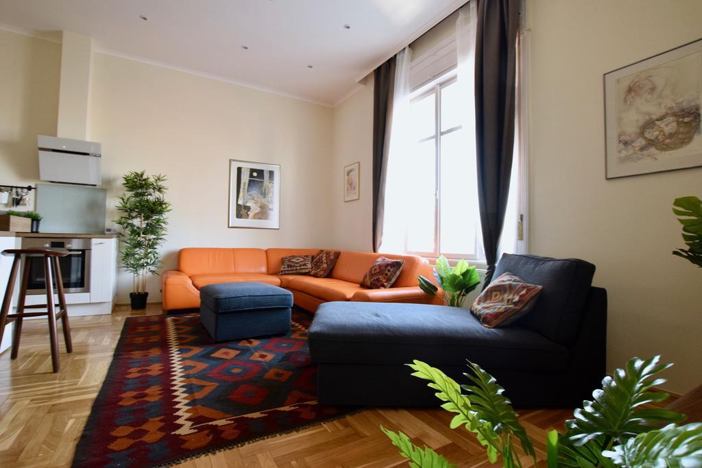 Luxury Apartment By Hi5 - Kiraly Street Suite 부다페스트 외부 사진