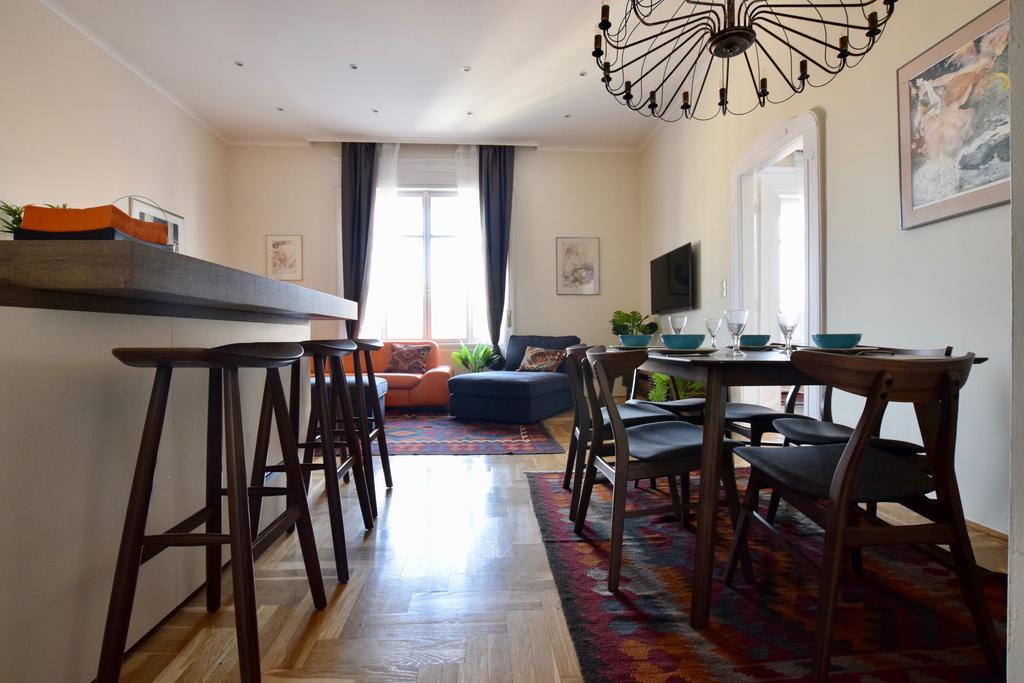 Luxury Apartment By Hi5 - Kiraly Street Suite 부다페스트 외부 사진