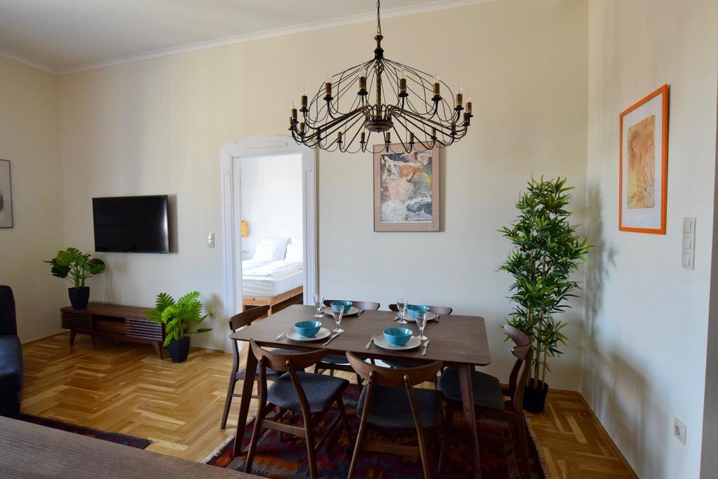 Luxury Apartment By Hi5 - Kiraly Street Suite 부다페스트 외부 사진