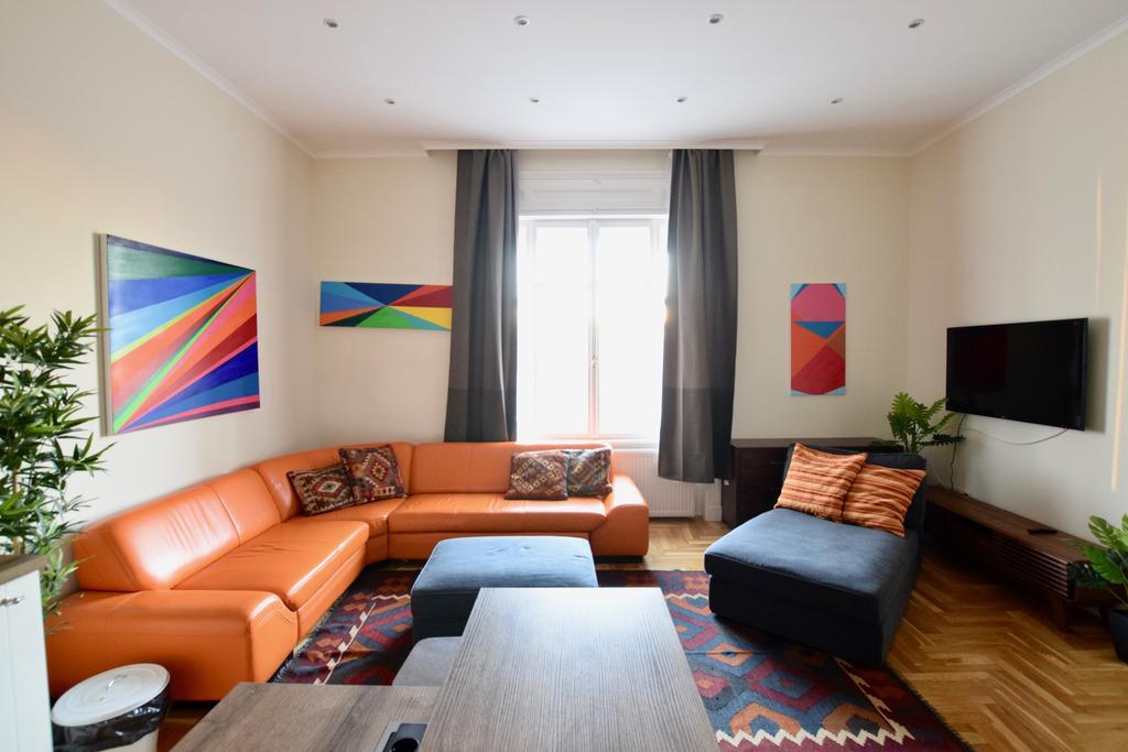 Luxury Apartment By Hi5 - Kiraly Street Suite 부다페스트 외부 사진